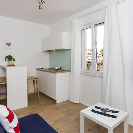 Apartman Karmen *