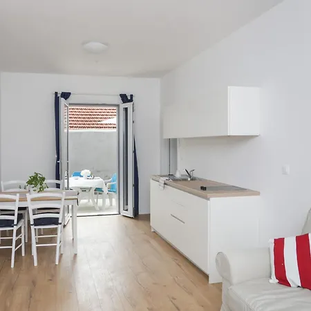 Apartman Karmen